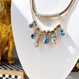 Read more about the article How to Layer Necklaces Without Looking Messy (A Visual Guide for Women Over 40)