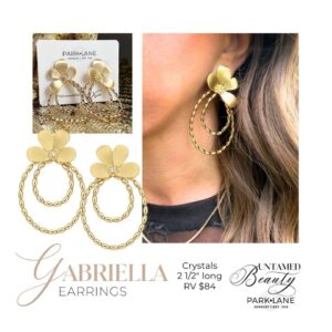 Read more about the article How to Choose Statement Earrings That Frame Your Face: The Styling Trick Women Over 40 Swear By